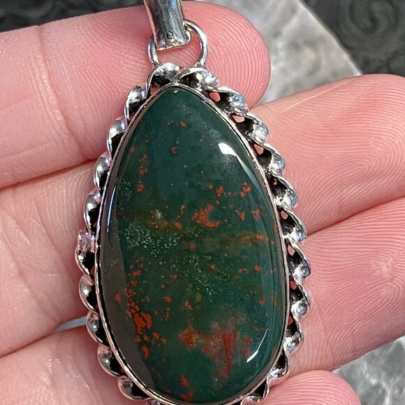 Heliotrope Bloodstone Pendant Stone Crystal Jewelry - Picture 3 of 6